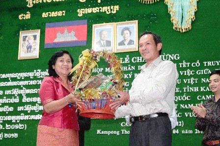 Dự án trồng cao su của Việt Nam mang lại lợi ích cho người dân Campuchia - ảnh 1